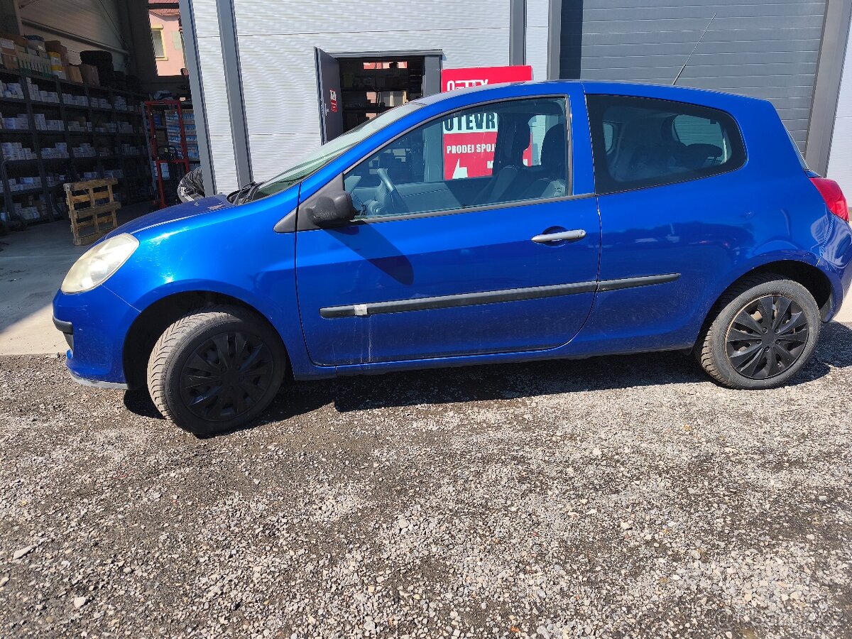 Renault Clio 1.2i - 13