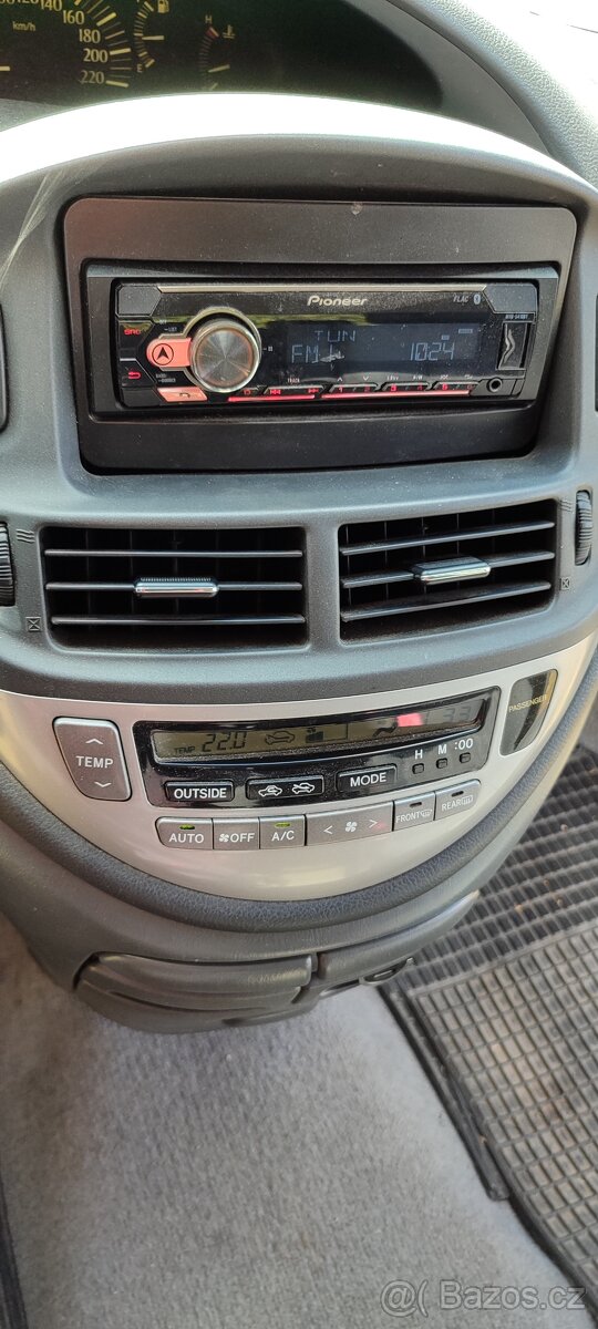 Toyota Previa - 13