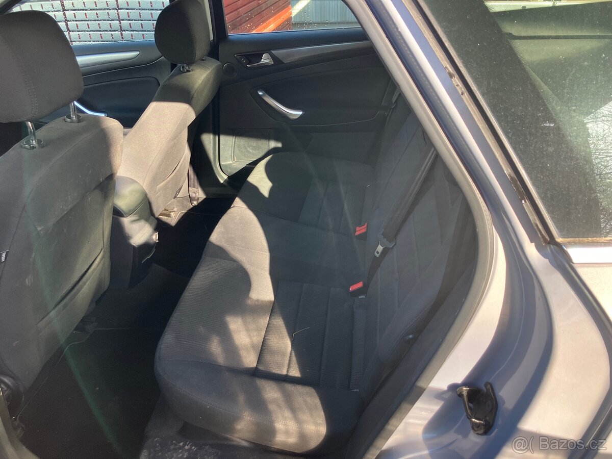 Ford Mondeo mk4 1.6 Benzín - 13