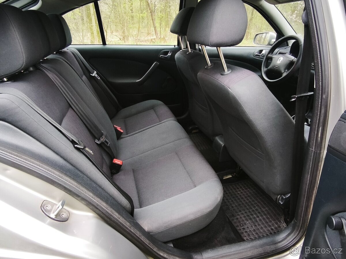Škoda Octavia 1.6 - rok 2009 - 13