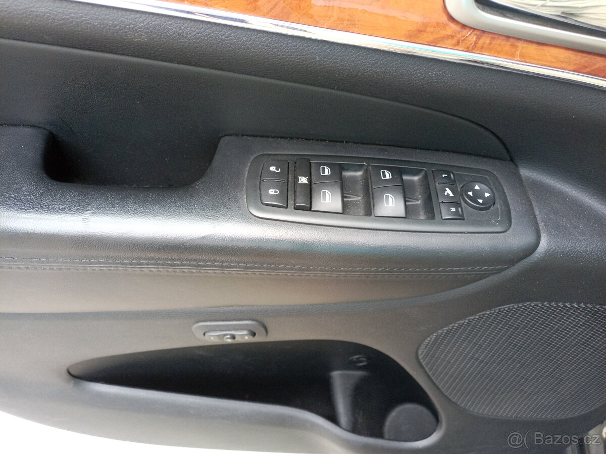 Jeep Grand Cherokee 3.6 2011 Overland - 13