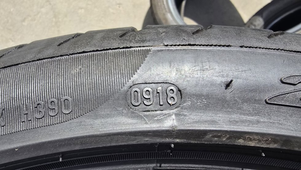 Letní pneu 255/35/20 Pirelli - 13