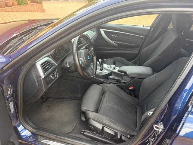 BMW 320D SPORT - 13