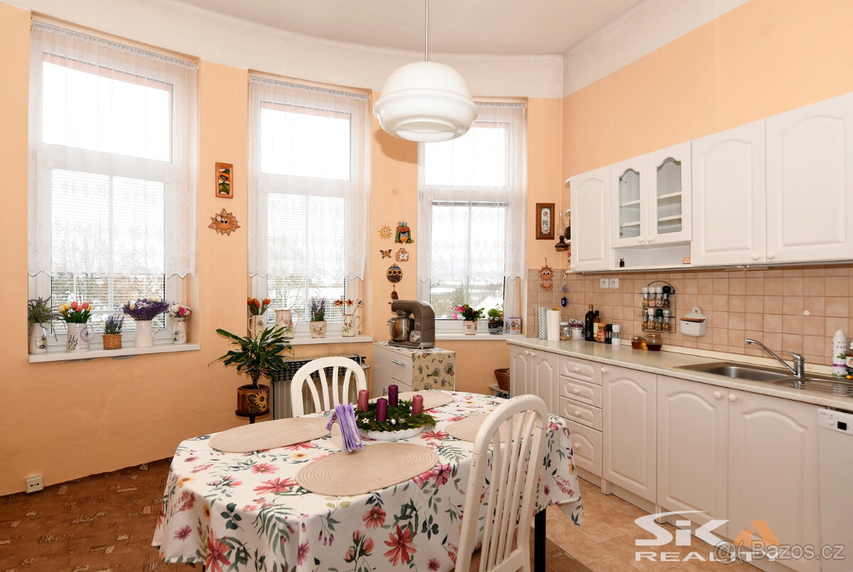 Prodej bytu 2+1 + garáž, 76 m2 + 29 m2 - 13