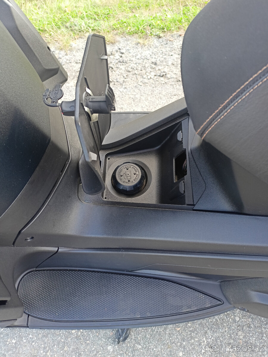 Peugeot Geopolis 400 RS - 13