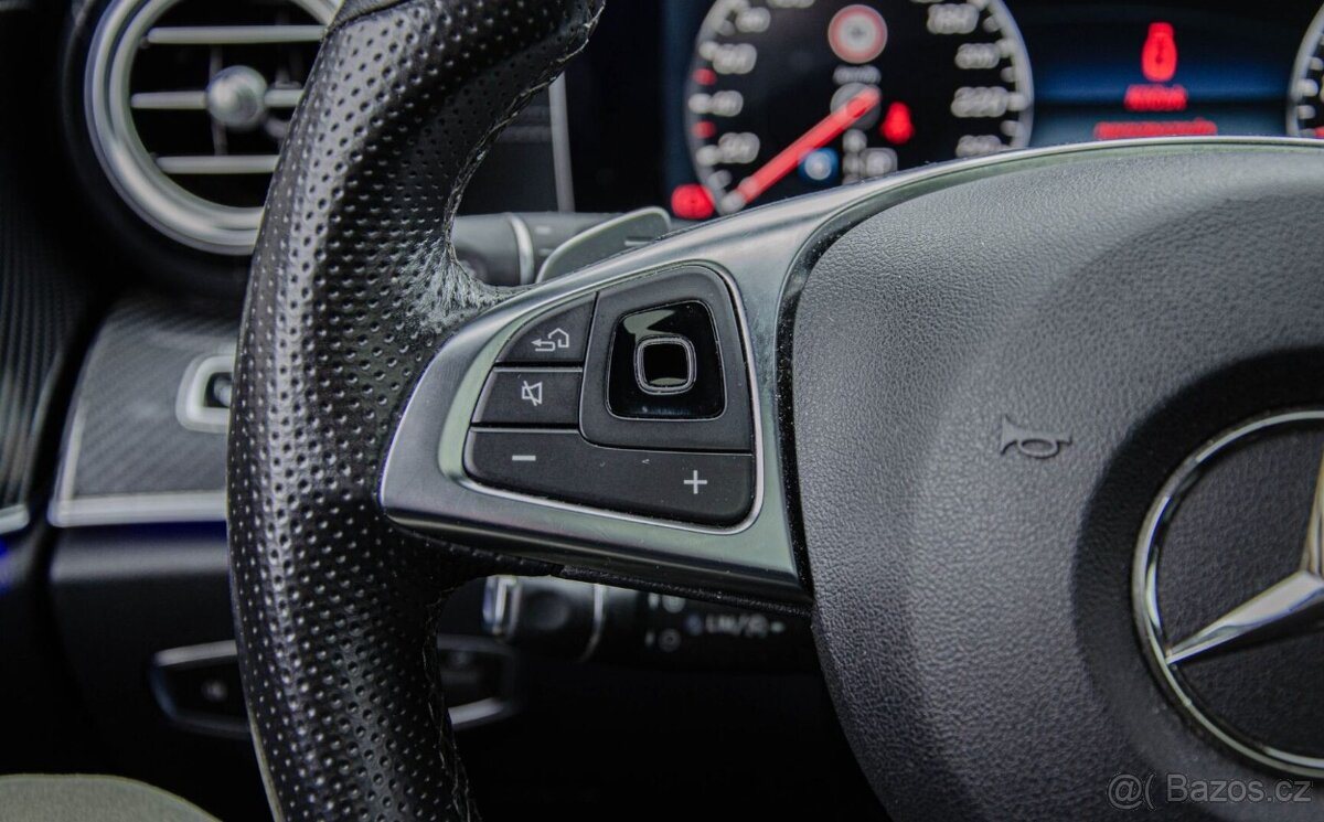 Mercedes-Benz E trieda Sedan 350 BlueTEC - 13