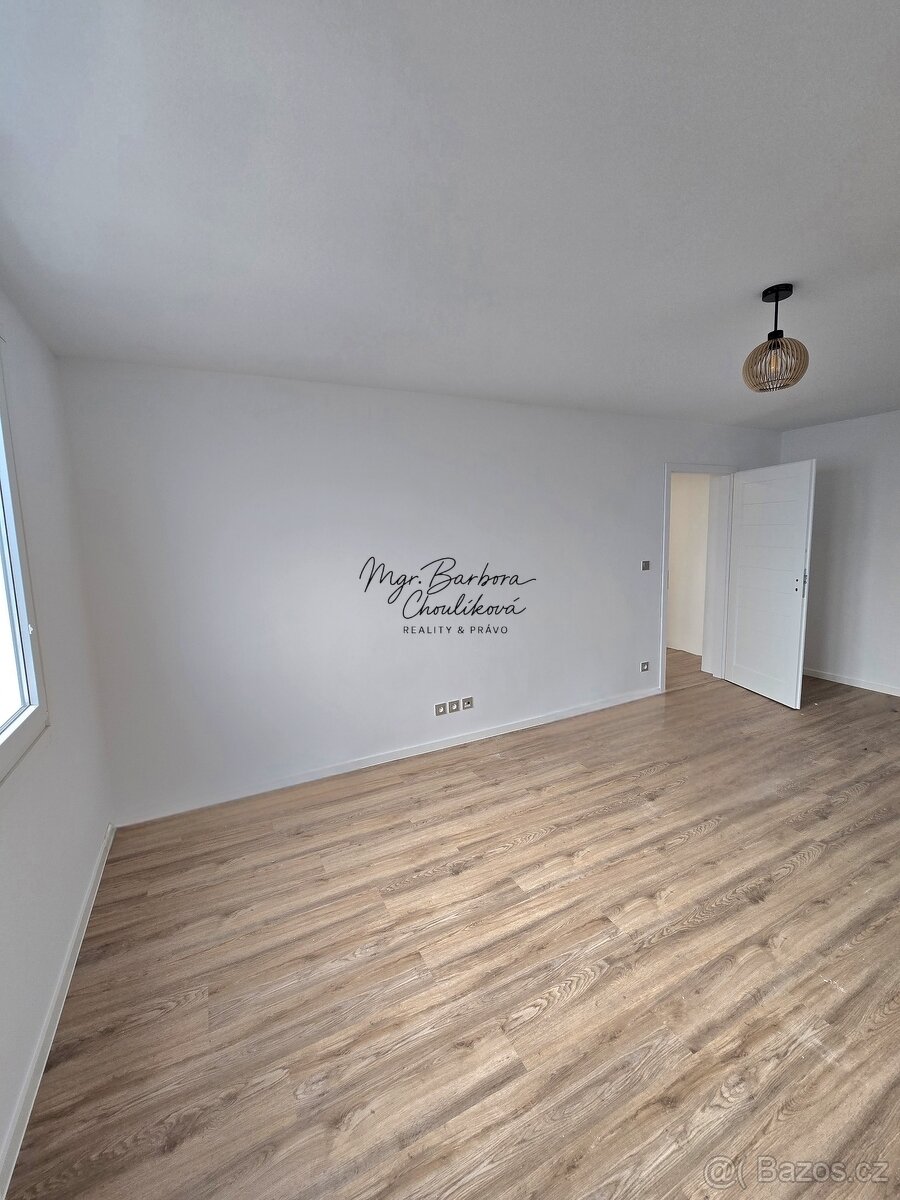 Prodej kompletně zrekonstruovaného bytu 2+1 s balkonem, v ul - 13