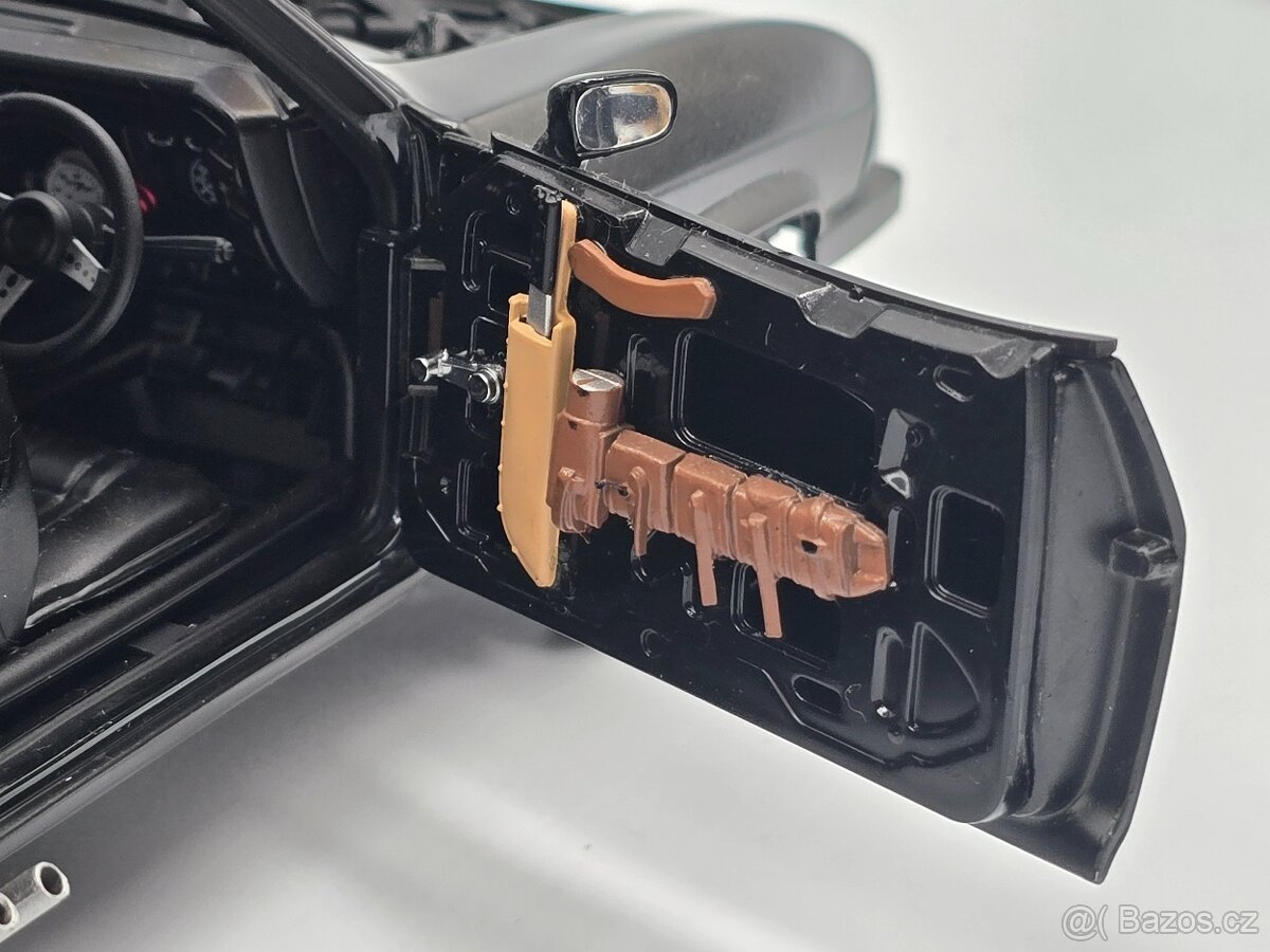 Mad Max Interceptor - 1:18 - AutoArt - 13