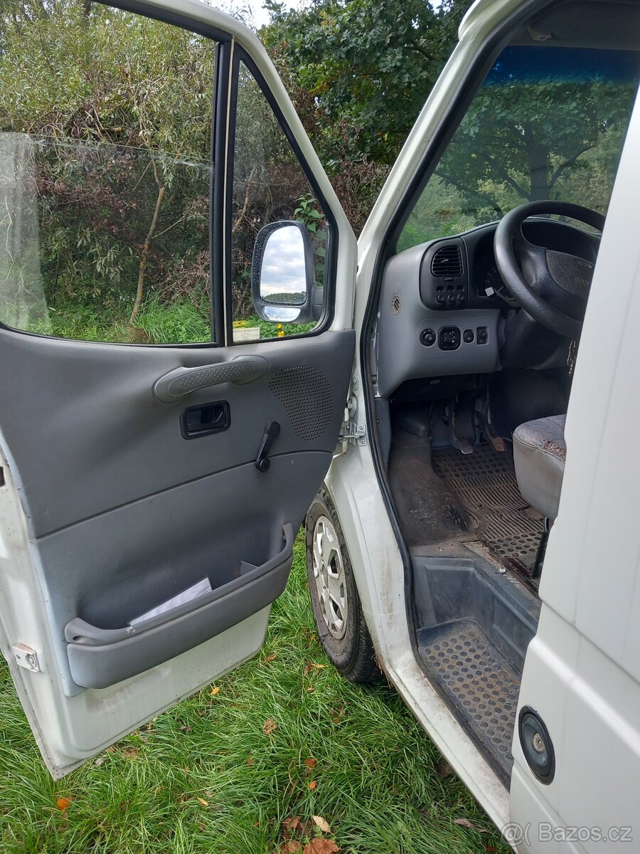 Ford transit tranzit maxi dlouhy vysoky obytny 2.5 TD - 13