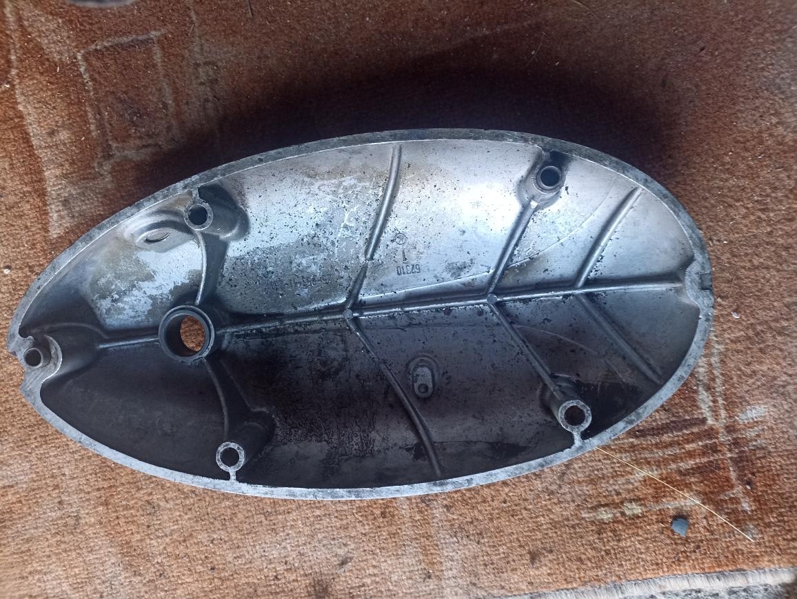 Víko motoru Jawa 250 / 559 / 353,strana spojk - 13