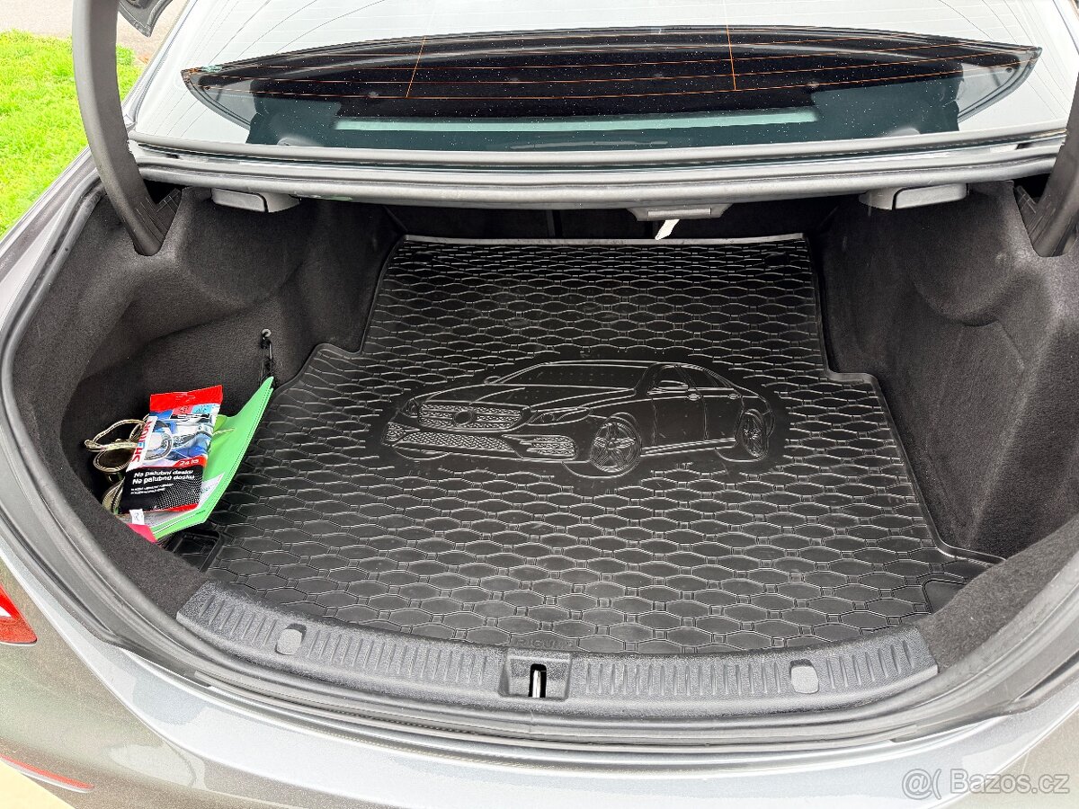 Mercedes Benz. E220d - 13