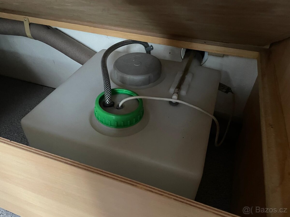 Dethleffs New Line 460, 4 osoby, stan, pevná postel, sprcha - 13