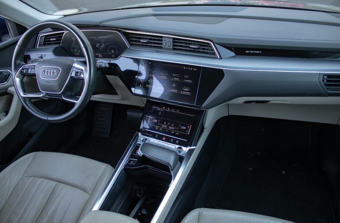 Audi e-tron 50 Quattro Advanced / - 13