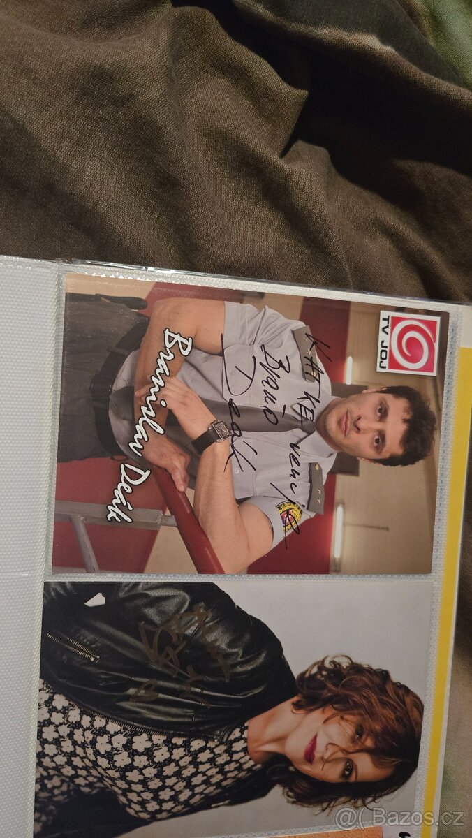Různé autogramy - 13
