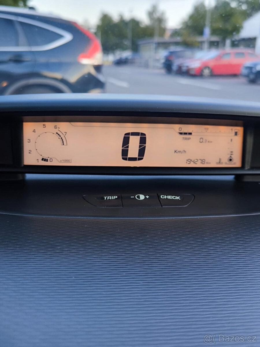 Citroen C4 1.4 r.v.2010 - 13
