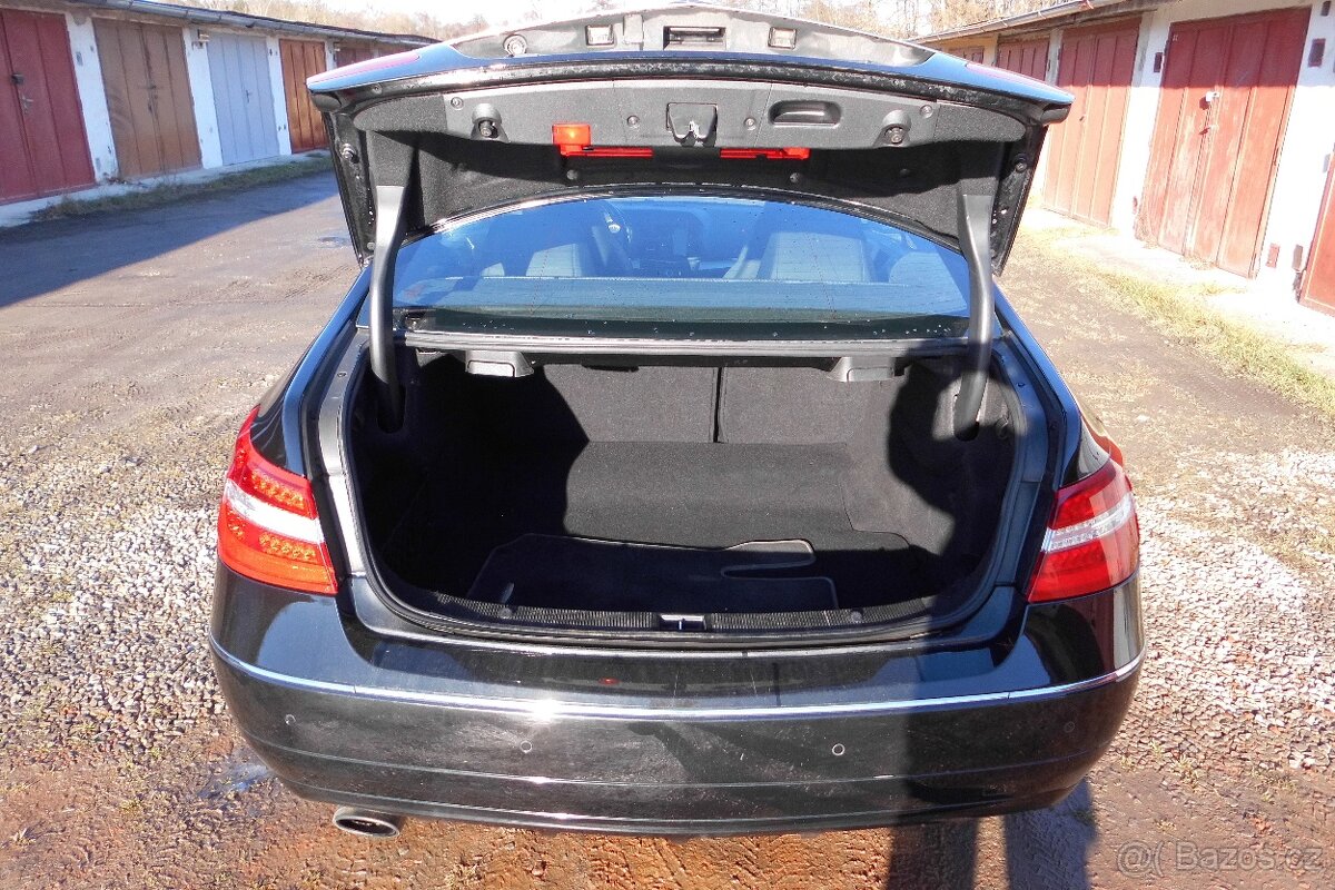 Mercedes Benz E 250 kupé, coupe - 13