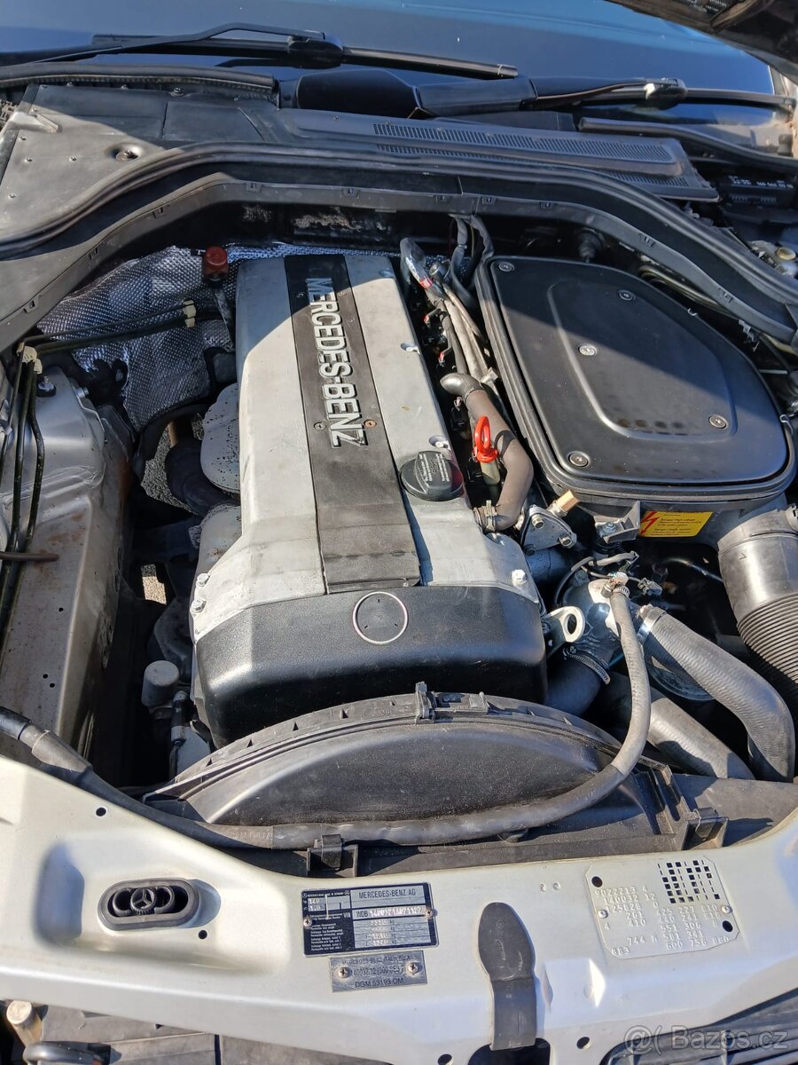 MERCEDES-BENZ 300 SE - 13