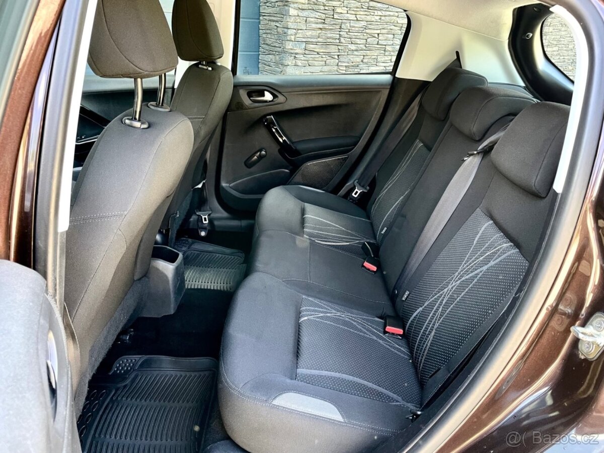 Peugeot 208 1.2 VTi klima, tažné - 13