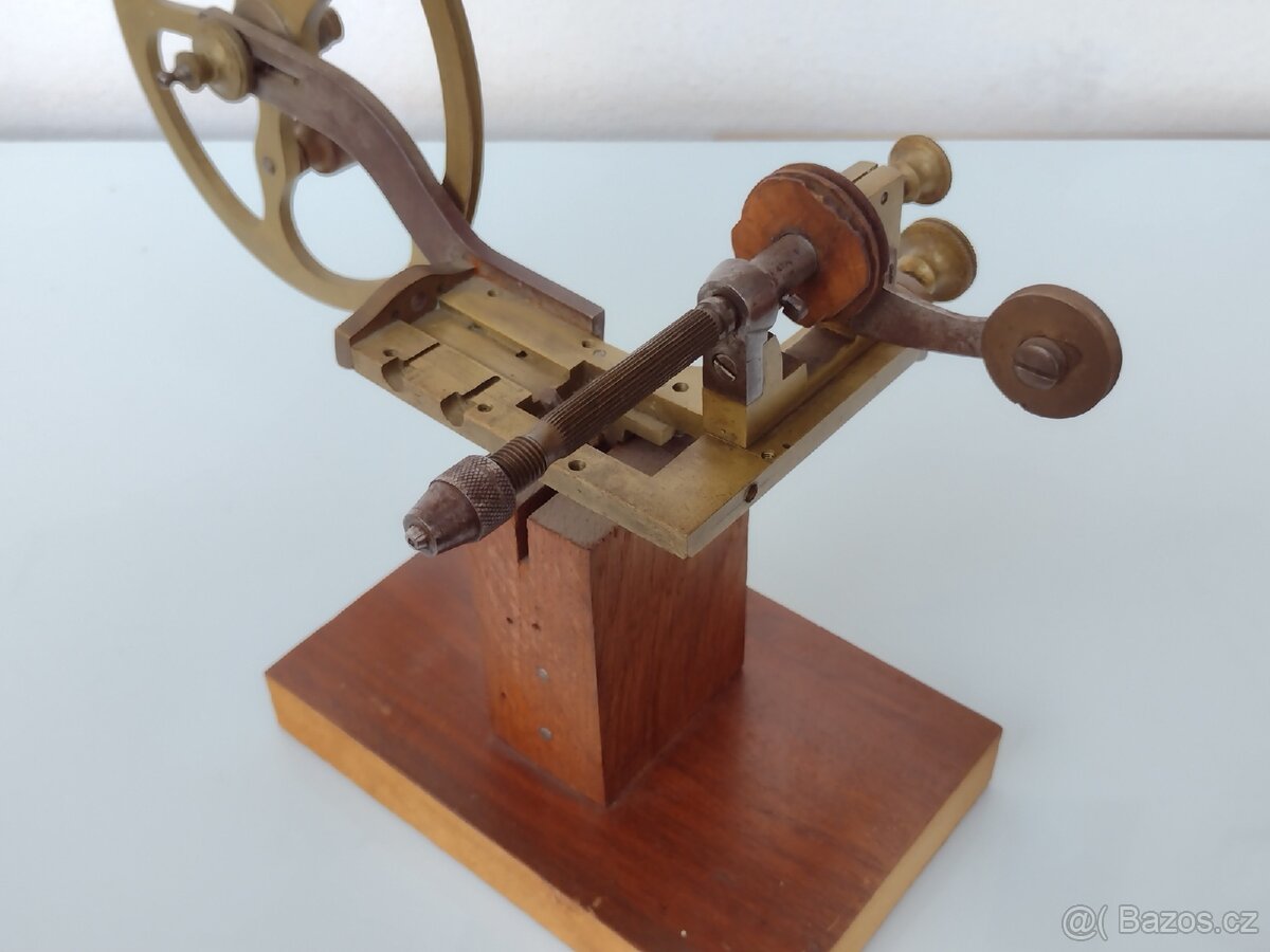 Stará hodinářská frézka - 13