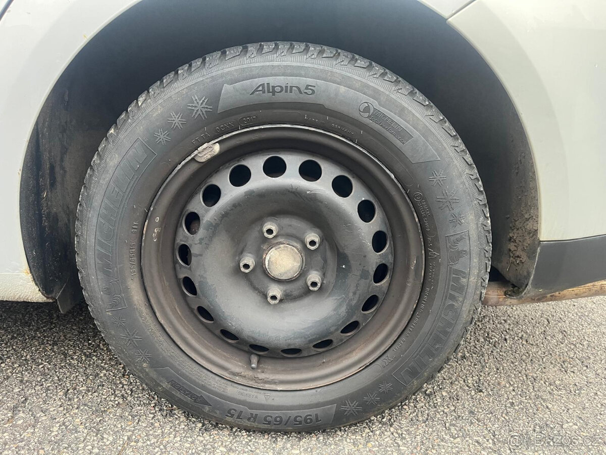 Volkswagen Touran 2.0D EcoFul - 13