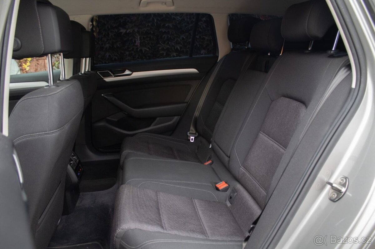 Volkswagen Passat Variant 1.6TDI DSG - 13