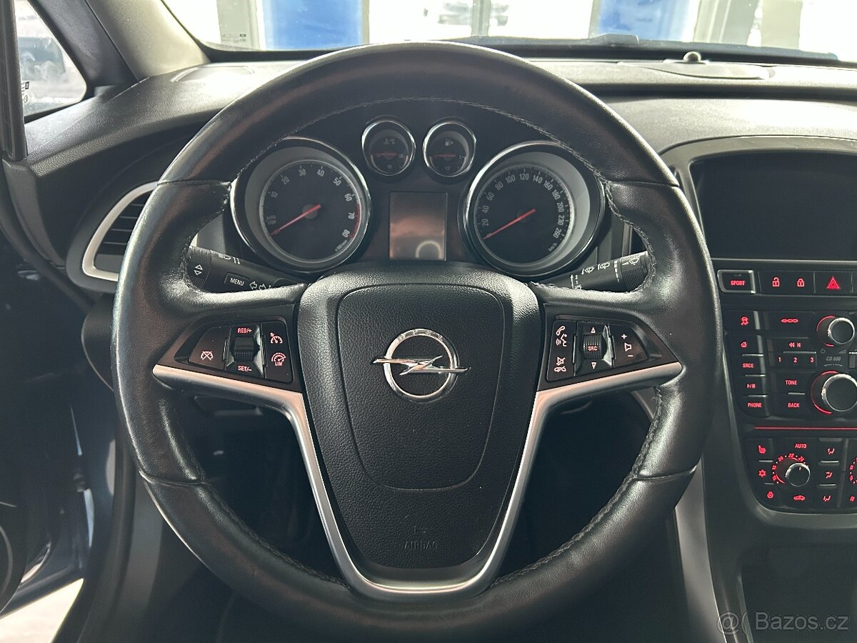Opel Astra J 1.6 TURBO,ČR,SERVISKA,2.MAJ - 13