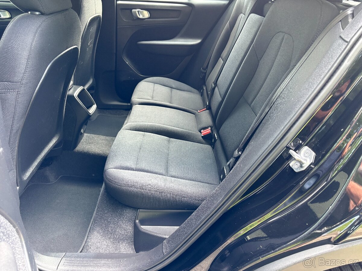 Volvo XC40 1.5 T2 Momentum Core 2WD automat - 13