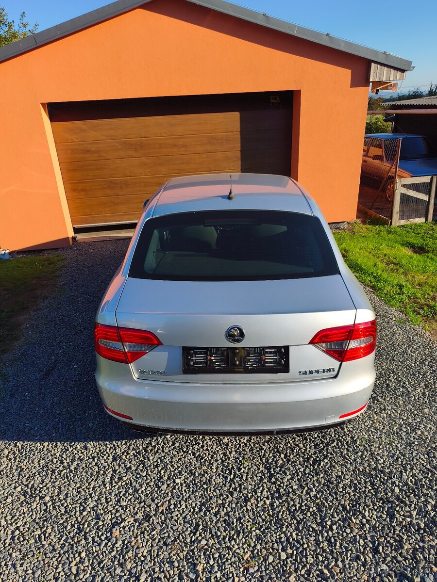 Škoda Superb 2 facelift, limuzína - 13