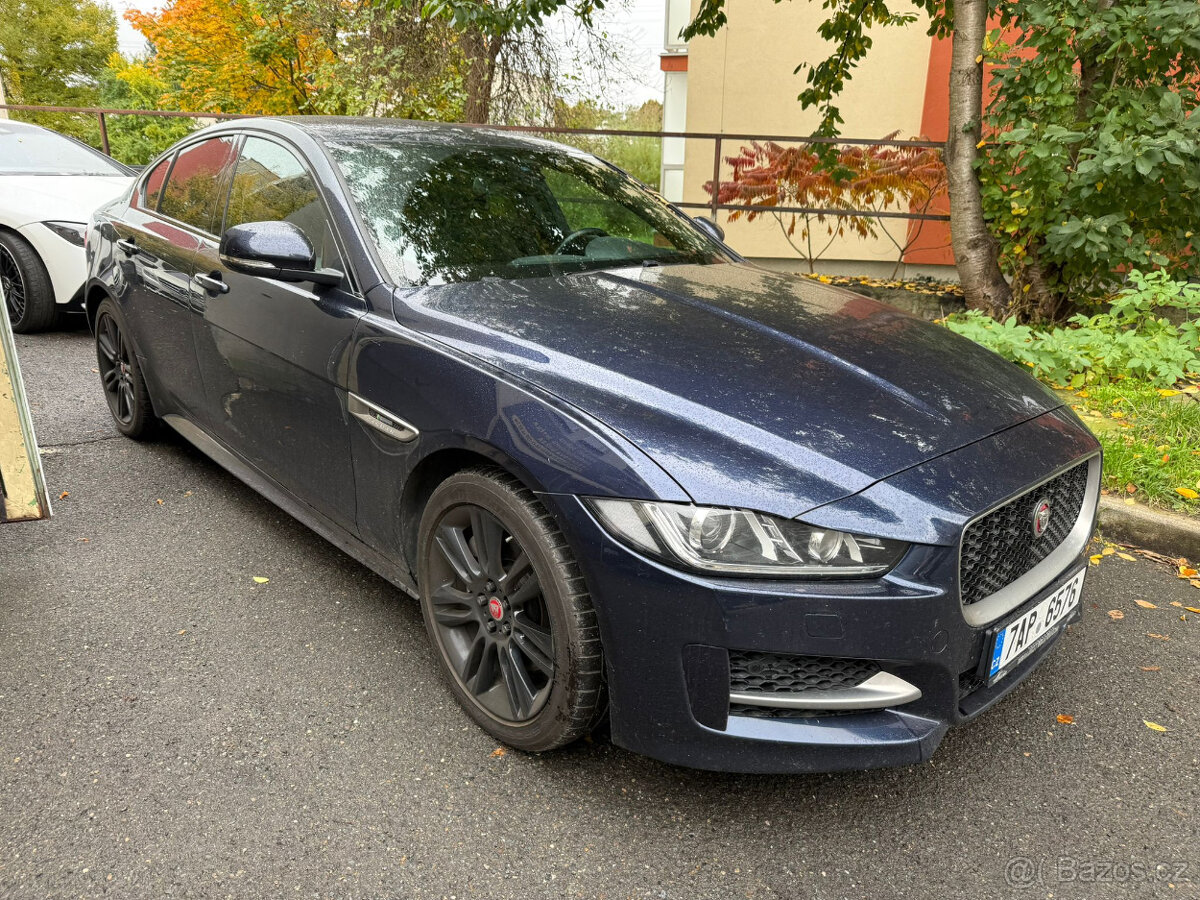 Jaguar XE - 13