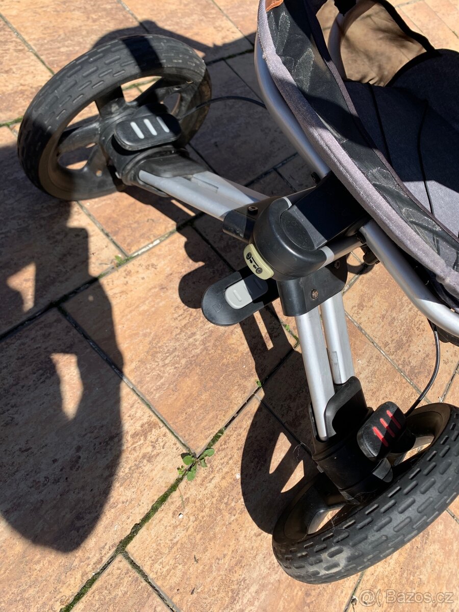 Kočárek Maxi-Cosi Nova 4 Nomad grey - 13