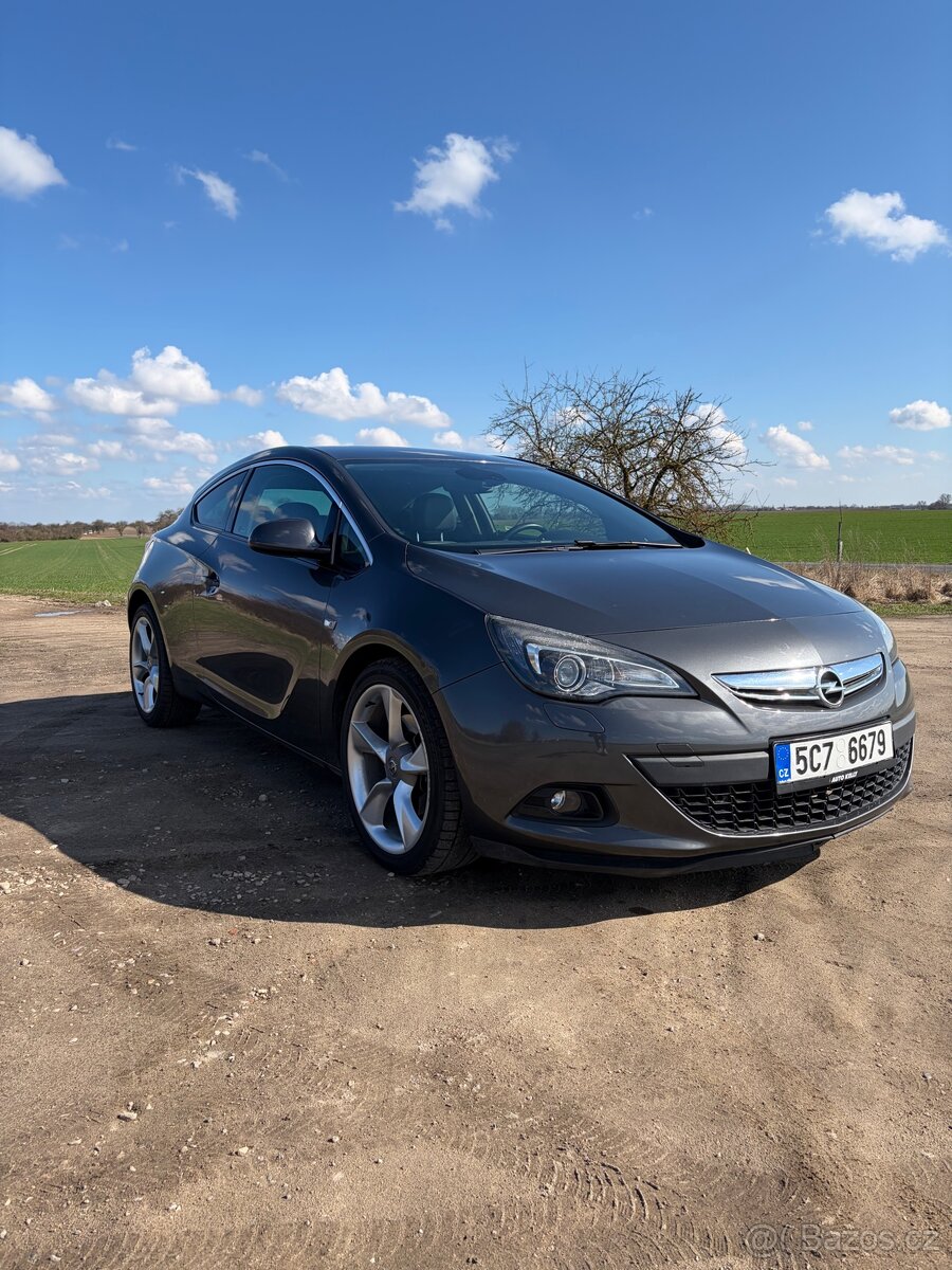 Opel Astra J GTC 2,0 cdti - 13