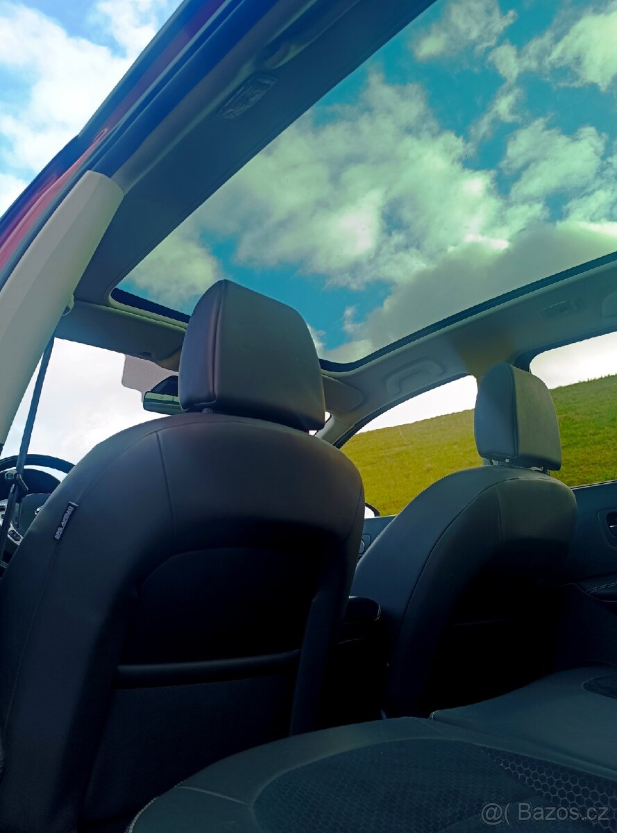 Nissan Qashqai Tekna 1.6i 86kw, 12/2013, 7 míst - 13