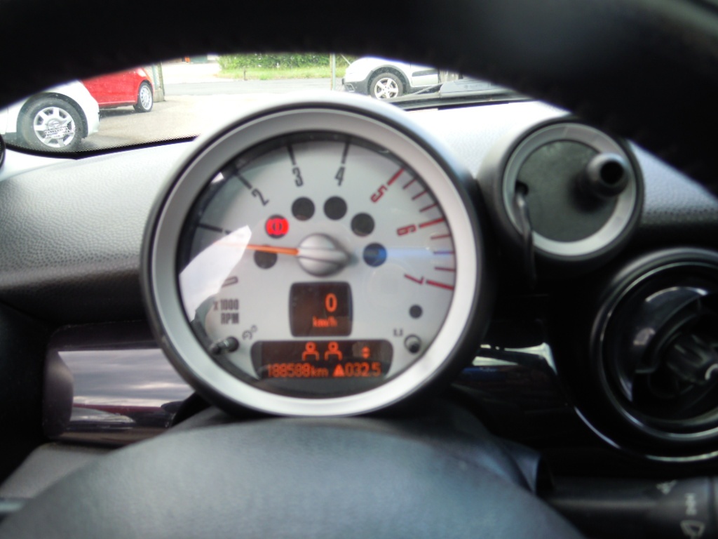 Mini Cooper 1.6D 80kw(109hp) r.v.9/2010 pěkný stav - 13