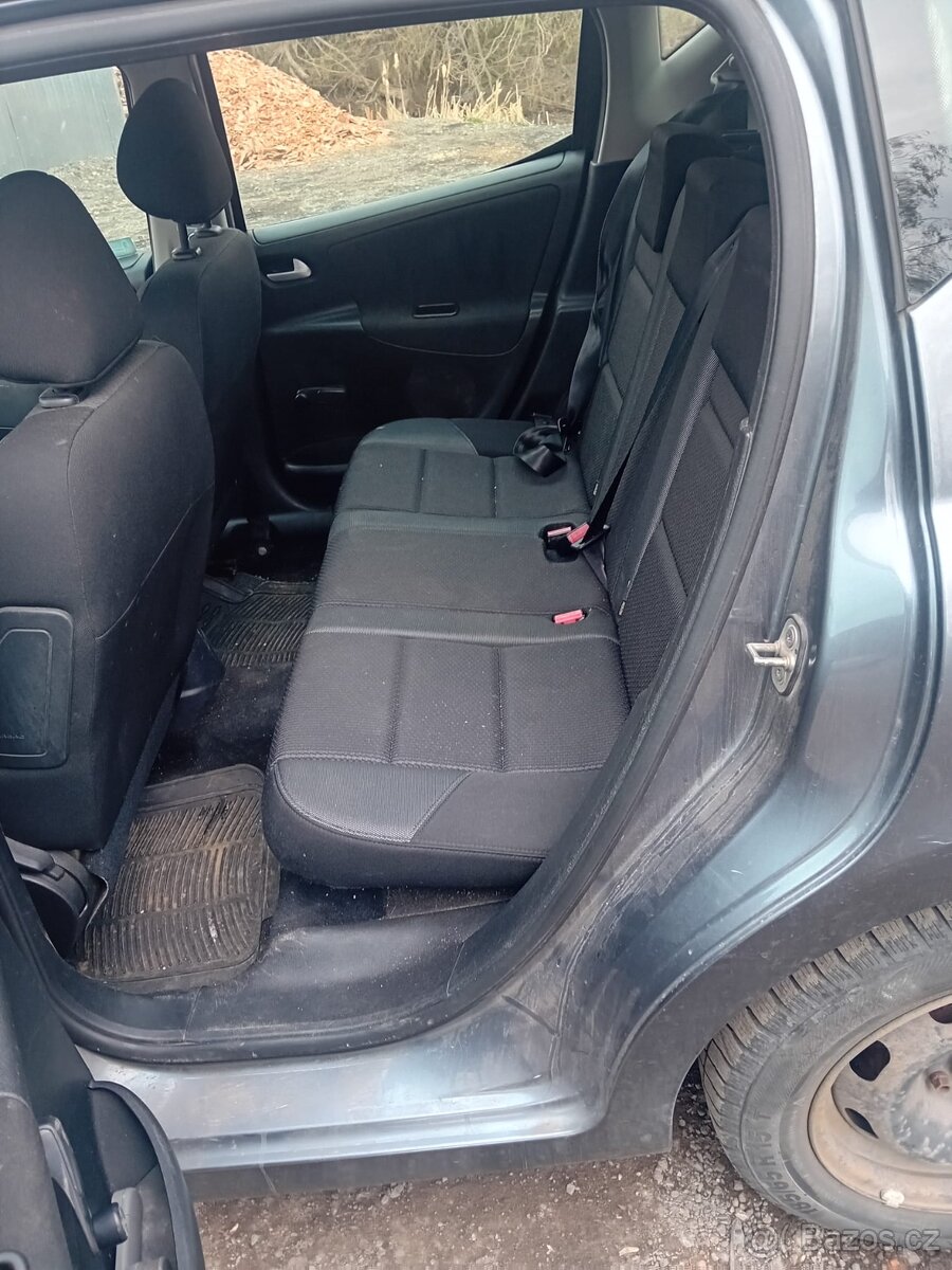 Peugeot 207 kombi 1.6HDI - 13