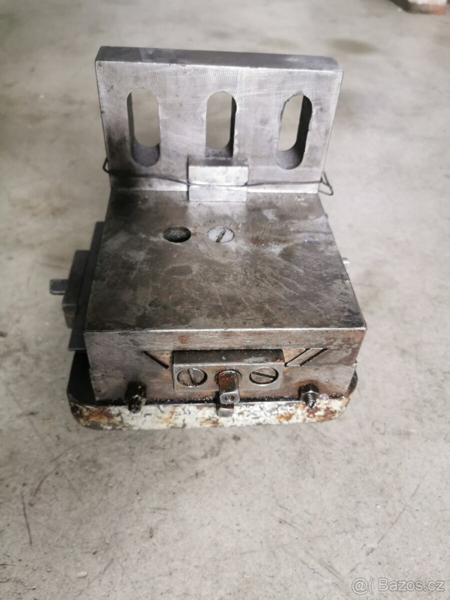 Úhelník pro SV18RA, R - 13