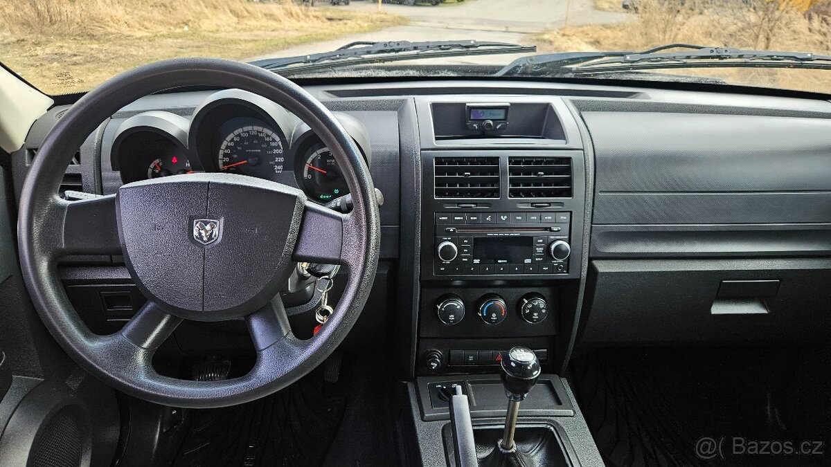 DODGE NITRO 2.8CRD 4X4 - 13