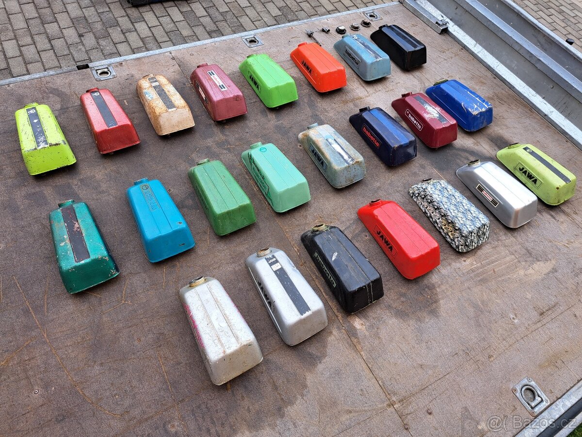 Nádrže na moped Babetta 210, 215, 225 - 13