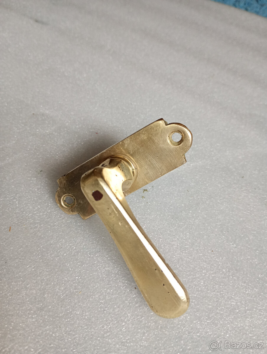 Okenní kličky,půlolivky MOSAZ zlatá,1920 - 13