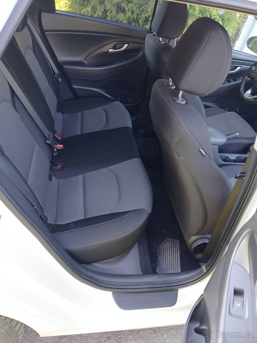 Hyundai i30 combi 1.0 88kw r.v.2017 nový v čr.DPH - 13