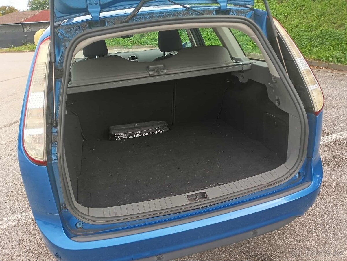 Ford Focus 1,6 klima comb - 13