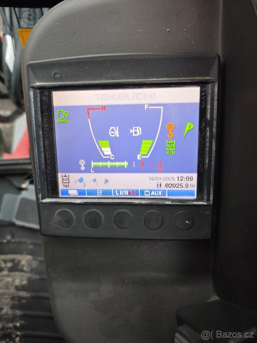 Takeuchi TB230 - Powertilt - 13