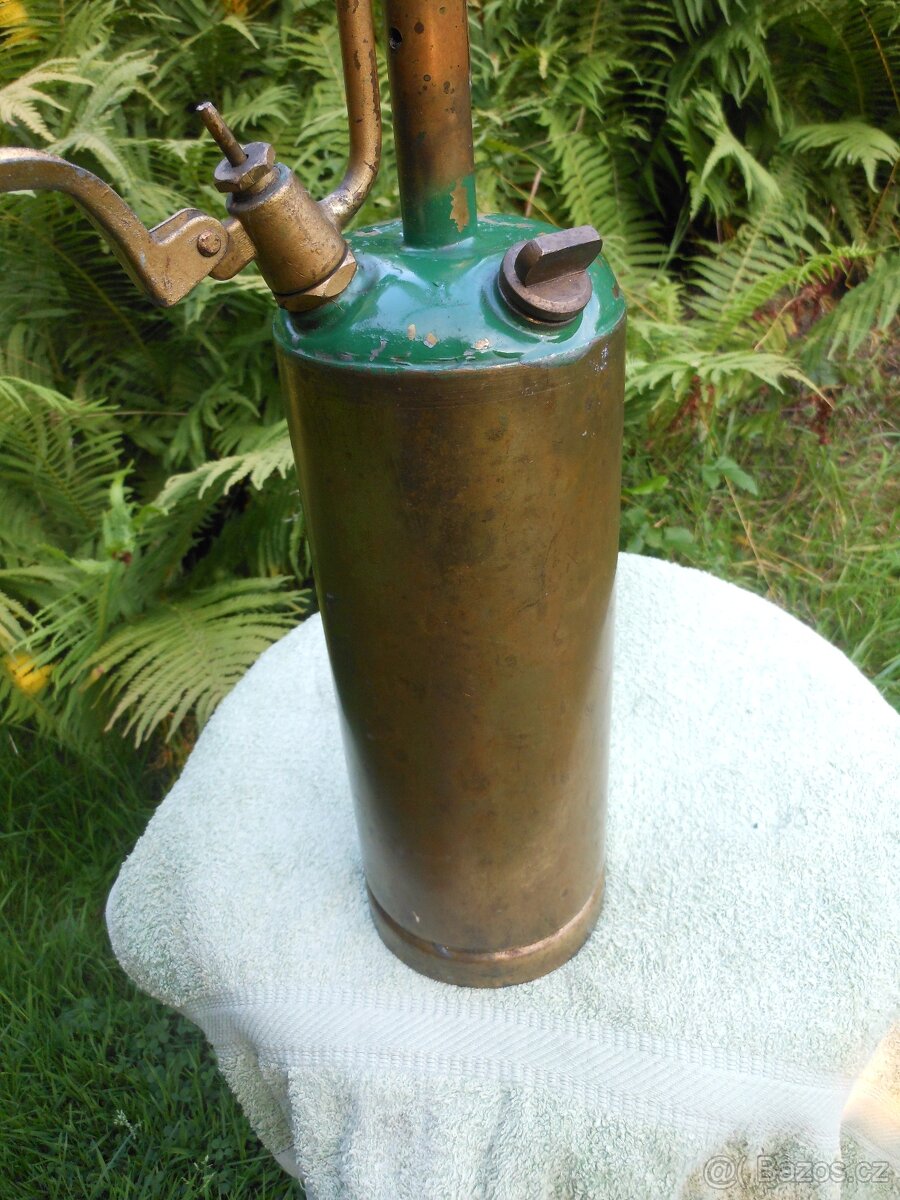 RUČNÍ ZAHRADNÍ POSTŘIKOVAČ - 13