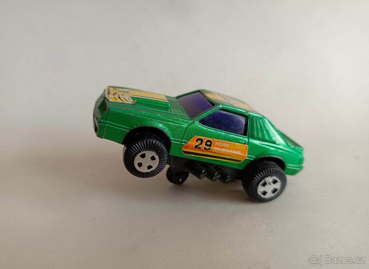 starší modely autíček auto kufr s dráhou motocykl formule aj - 13