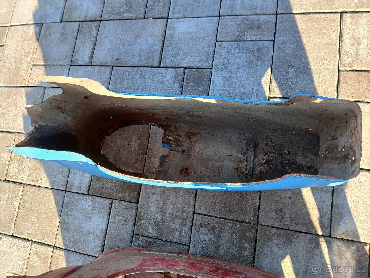 Jawa 50 pionyr - podsedlovy plech - 13