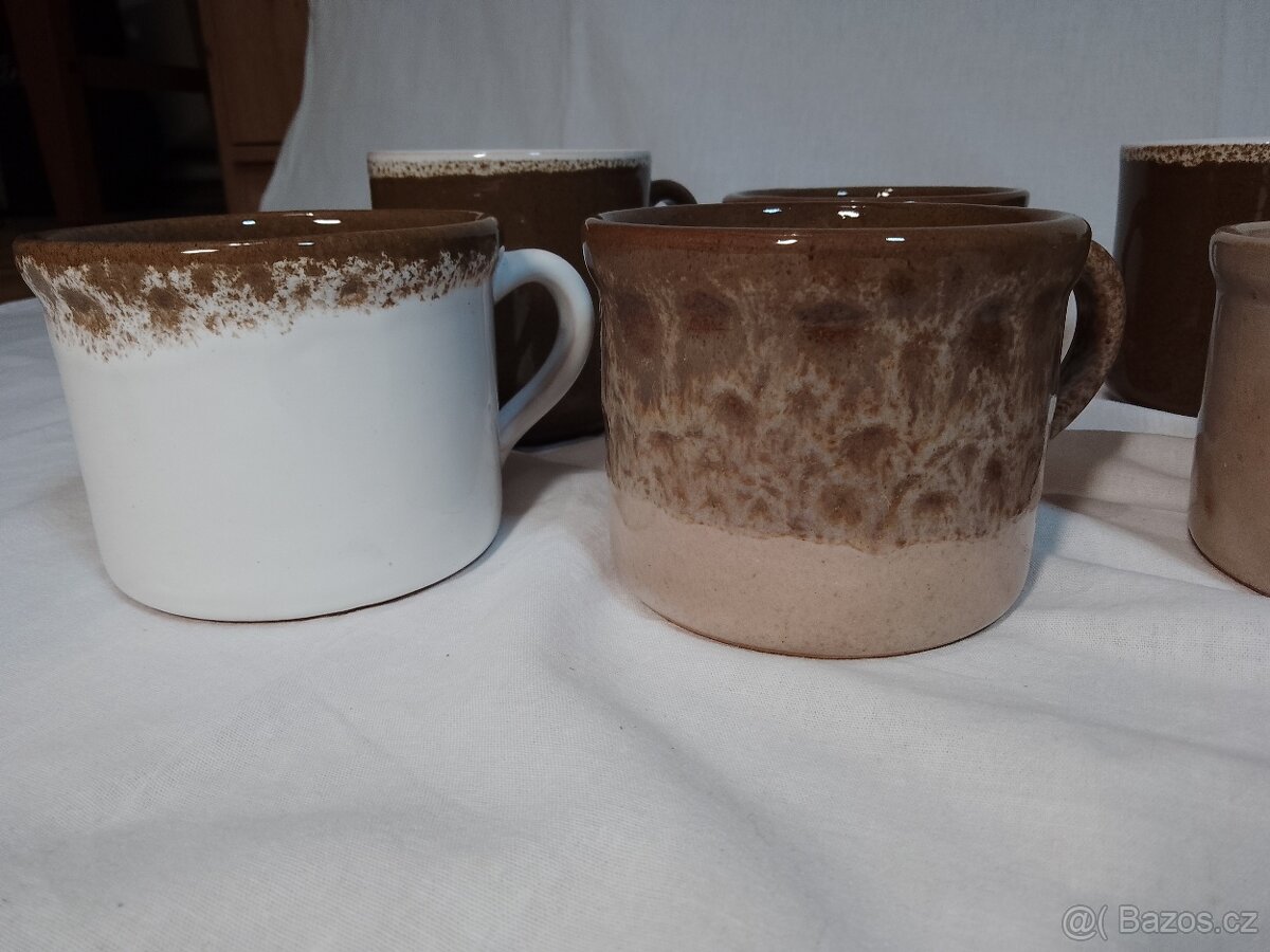 Keramické hrnky a kvěnitáče - 13