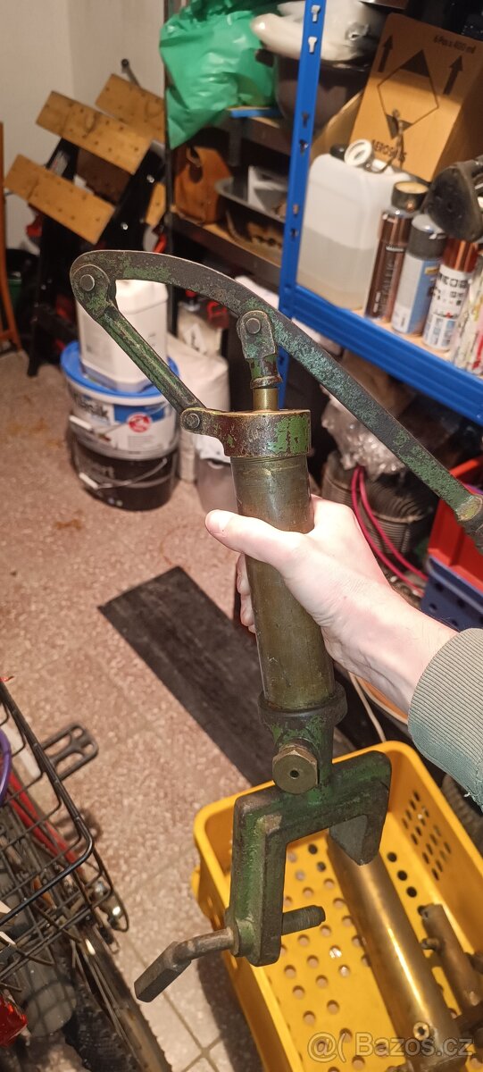 Stará pípa, džberovka, mosazná pumpa - 13