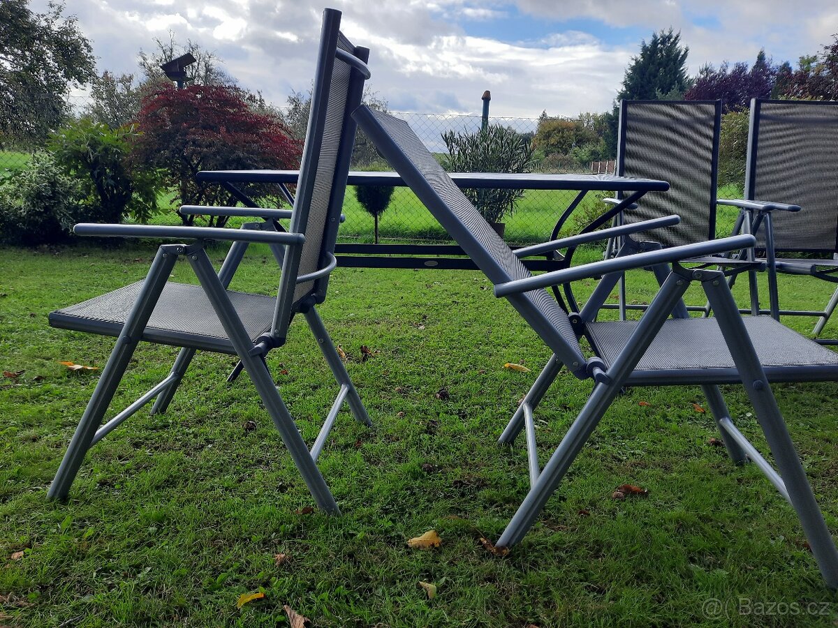 Kulatý kov.stůl tahokov+kryt prům.105 cm,v 75 cm 1790 kč. - 13