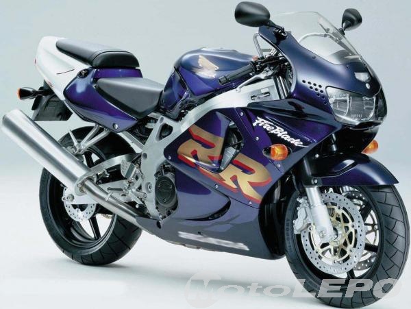 Honda CBR 900 RR - 13