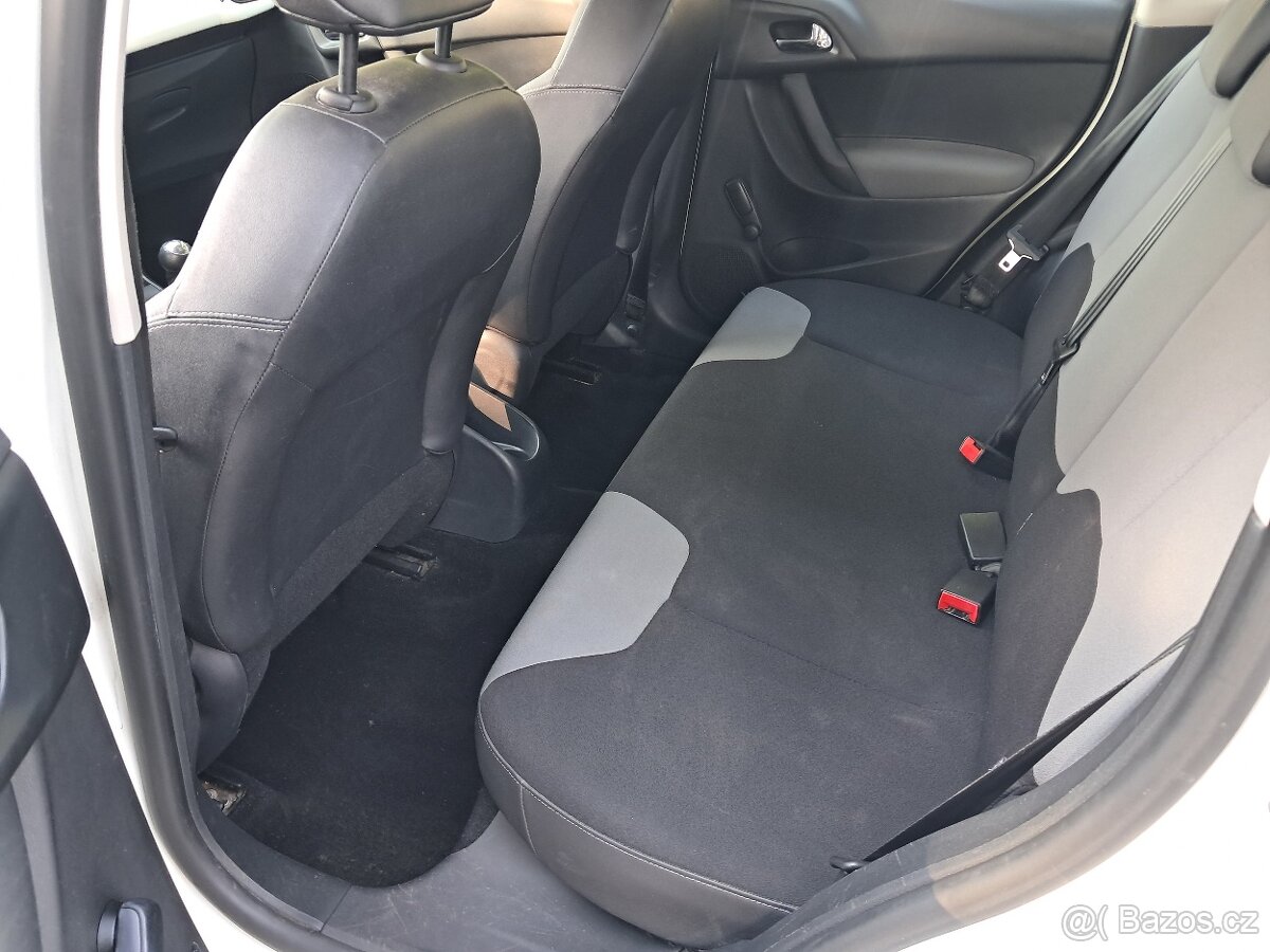 Citroen C3,1,4benzin,2.maj.,Čr,serviska - 13