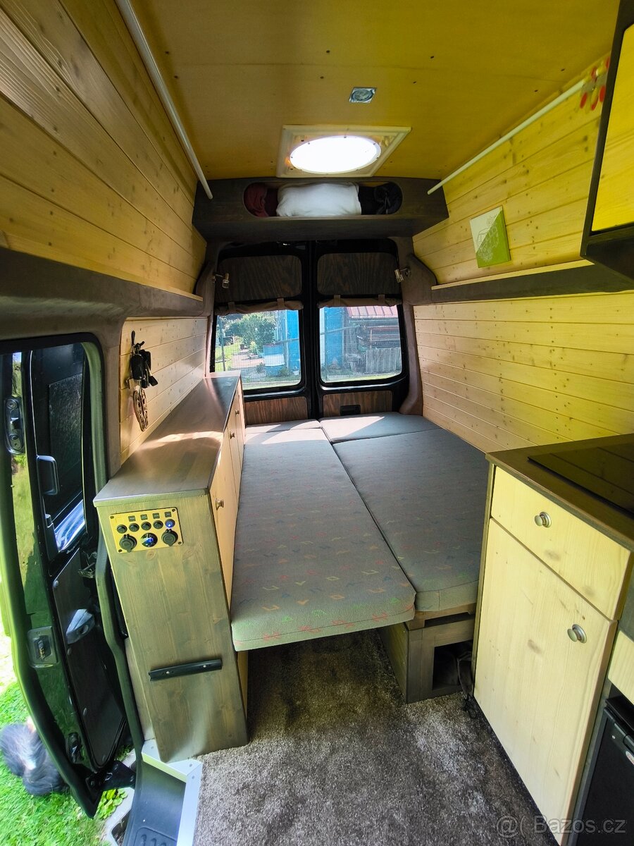 Volkswagen obytný T5 - 13